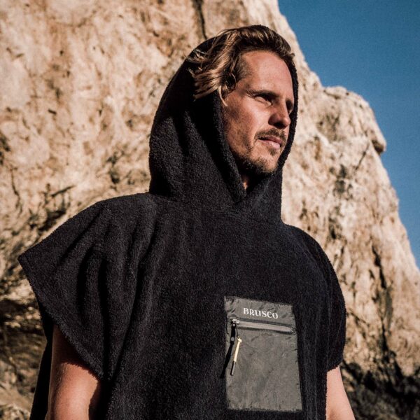 Poncho Black - Image 5