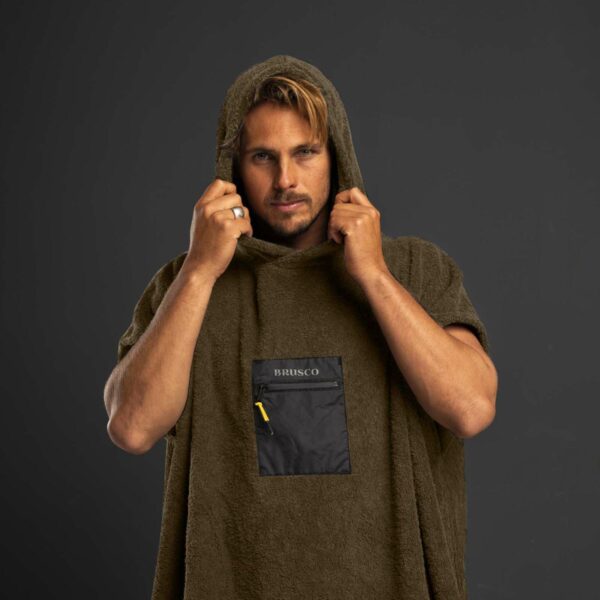 Poncho Green - Image 2
